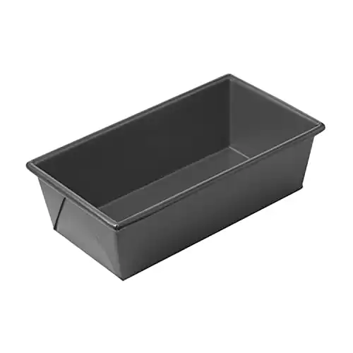 Chicago Metallic Professional 1-Pound Non-Stcik Loaf Pan, Perfect for pound cakes, meat loafs and more! Measures 8.5-Inch-by-4.5 Inch